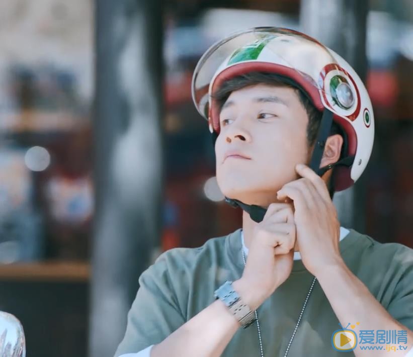 極速青春中路傑什麼時候擁有了屬於自己的賽車？誰為路傑配備的賽車？