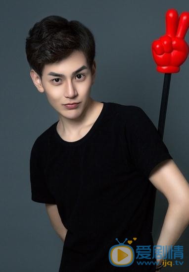 邱赫南個人資料簡介 邱赫南寫真