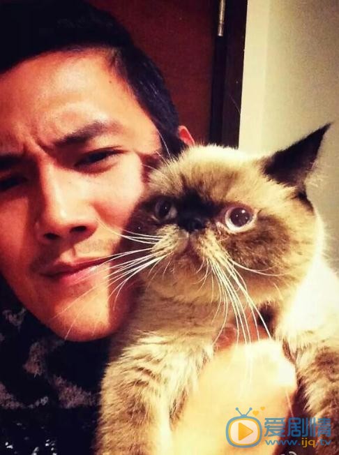 一路繁花相送戴維凡是誰演的？戴維凡扮演者李浩軒個人資料、寫真及生活照欣賞