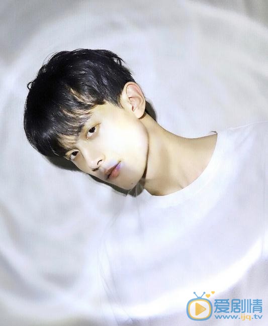 鄧尚個人資料簡介 鄧尚寫真