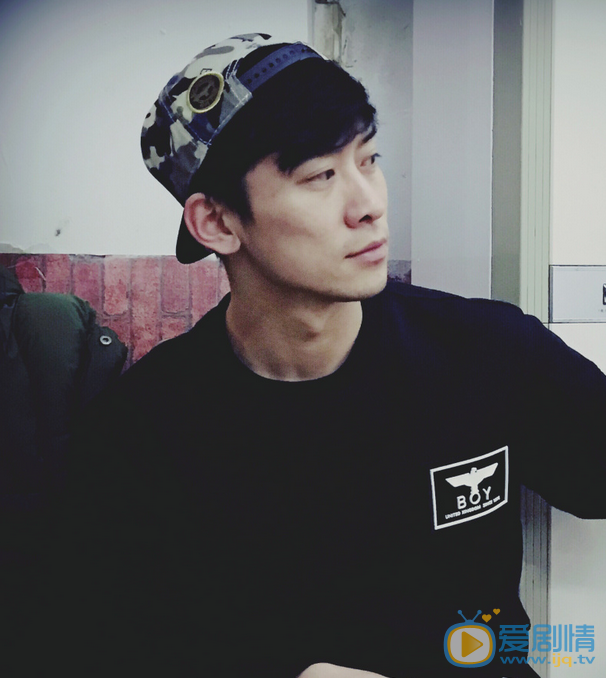 雞毛飛上天王大山是誰演的?王大山扮演者鄭奇個人資料簡介