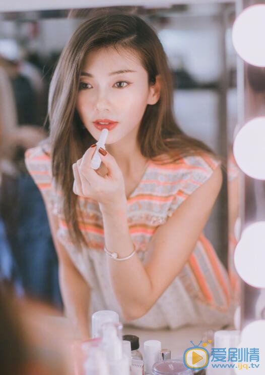 鄭愷女友程曉玥家庭背景是什麼？鄭愷女友程曉玥個人資料介紹