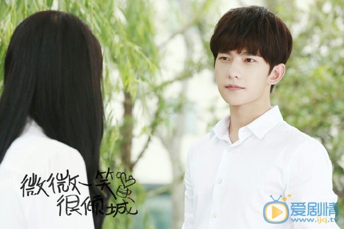 《微微一笑很傾城》曝“不巧，我在等你”預告 “傾城夫婦”跨越次元一見鍾情