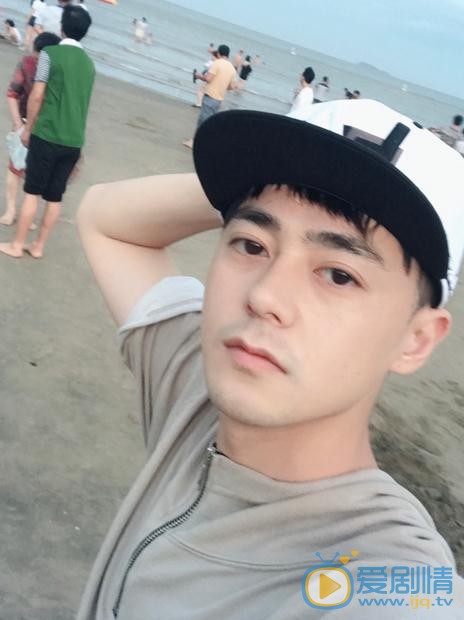 生逢燦爛的日子老四是誰演的?老四扮演者曲哲明個人資料、寫真及生活照欣賞