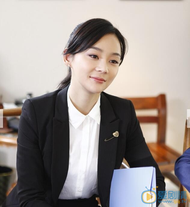 袁姍姍被喊滾出娛樂圈：袁姍姍被吐槽演技差、香腸嘴卻總是演美女 