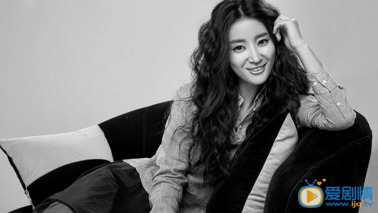 趙秦個人資料簡介 趙秦<div>寫真生活照 趙秦家庭背景資料