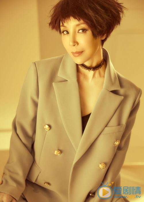 風再起時秦芳是誰演的？秦芳扮演者岳秀清個人資料、寫真及生活照欣賞