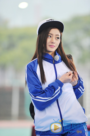 《跑男4》青春校園開跑 “老公”張天愛化身學霸