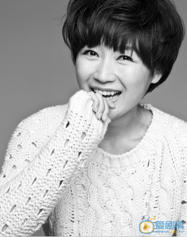 複合大師賀周一扮演者代樂樂寫真生活照欣賞