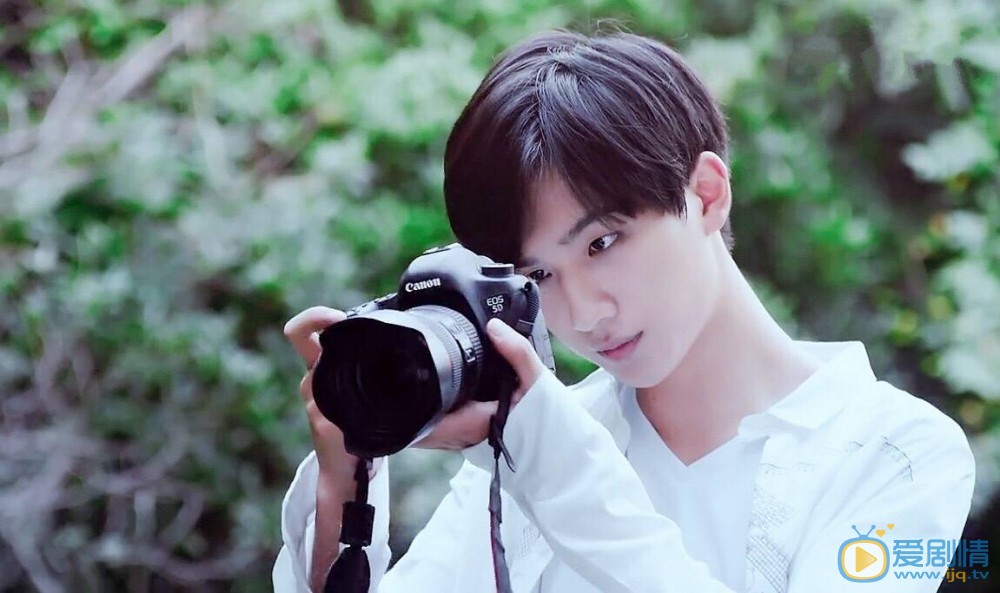 天雷一部之春花秋月上官秋月是由誰飾演的？