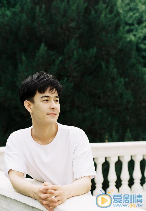 董成明個人資料簡介 董成明寫真照