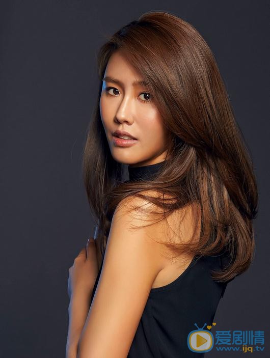 小女花不棄柳青妍是誰演的？柳青妍扮演者黃心娣個人資料、寫真及生活照欣賞