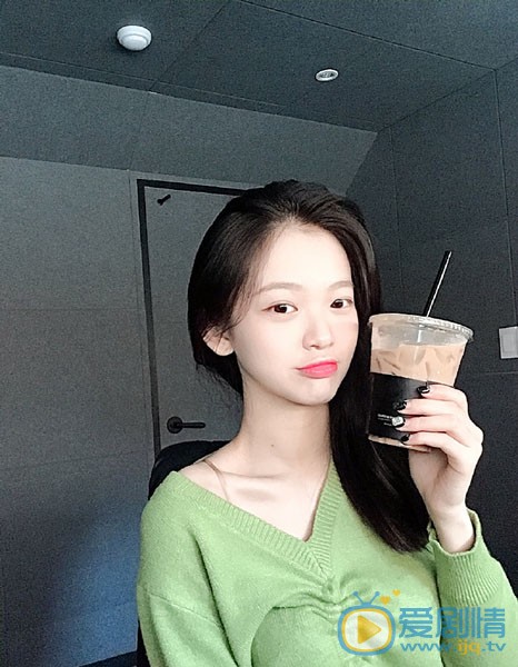 周梓倩個人資料簡介 周梓倩演藝經歷