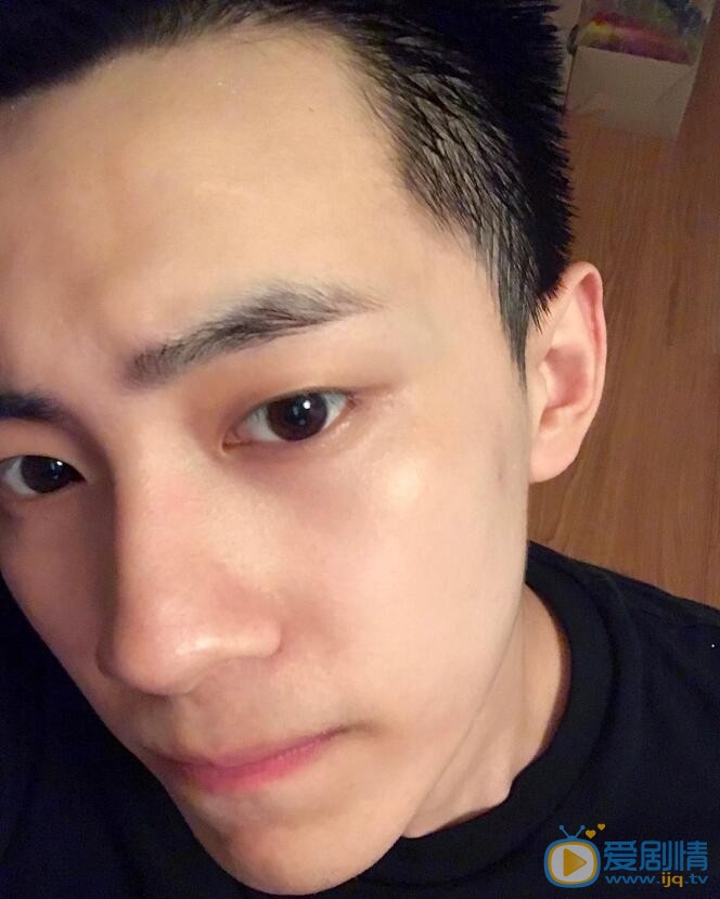 獨步天下布占泰是誰演的?布占泰扮演者晏紫東個人資料及生活寫真照欣賞