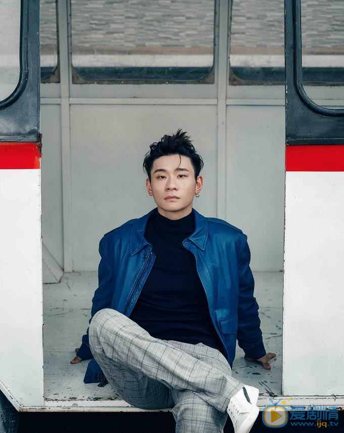 橙紅年代阿瑟是誰扮演的？阿瑟扮演著葉瀏個人資料、寫真生活照