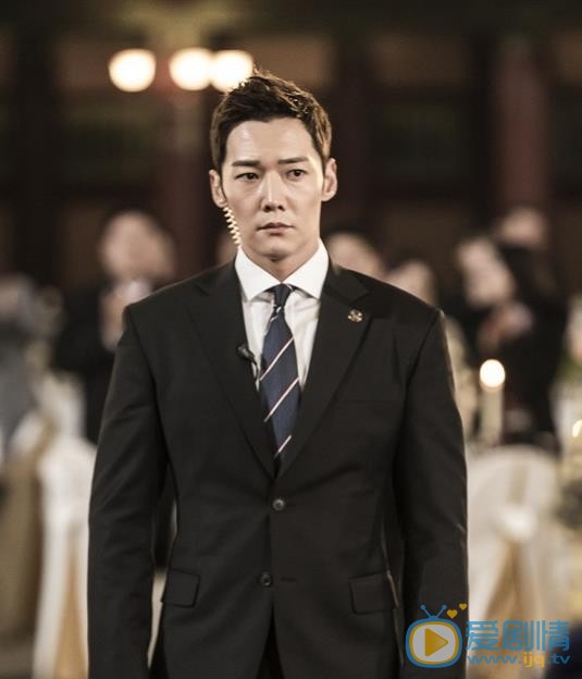 皇后的品格羅王植是誰演的？皇后的品格羅王植扮演者崔振赫個人資料、寫真及生活照欣賞