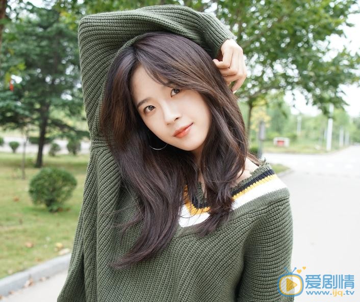 我才不會被女孩子欺負呢任小芹是誰演的？任小芹扮演者盧洋洋個人資料、寫真及生活照欣賞