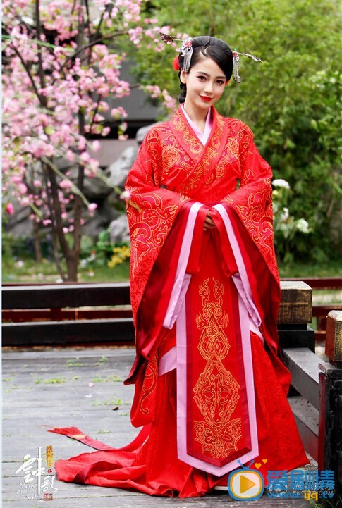 雲中歌首播 Angelababy唯美大紅色婚服扮相曝光（組圖）