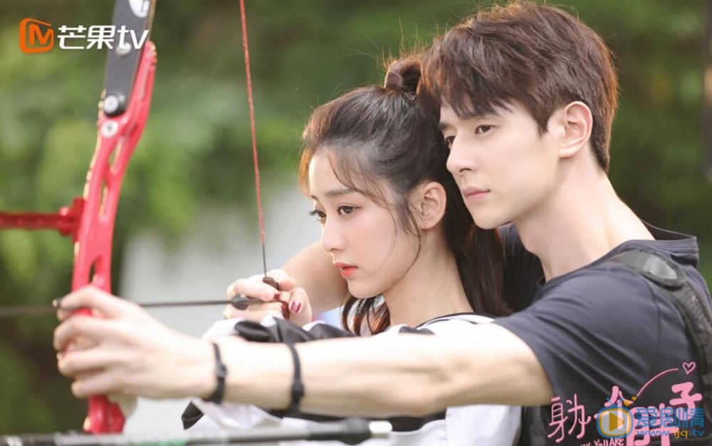 身為一個胖子甄圓圓和伊娃是一個人演的嗎？