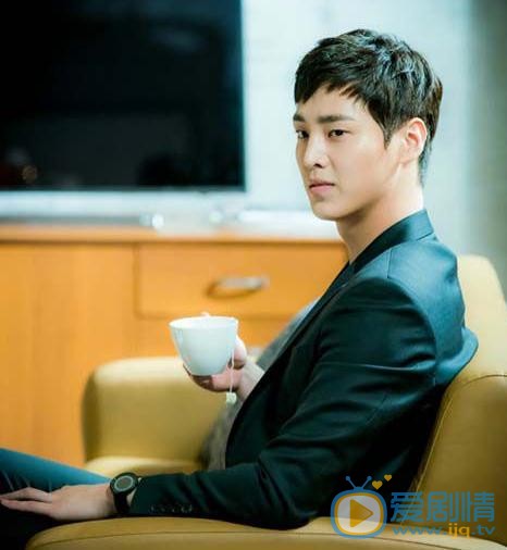 李泰煥個人資料簡介 李泰煥《W兩個世界》劇照