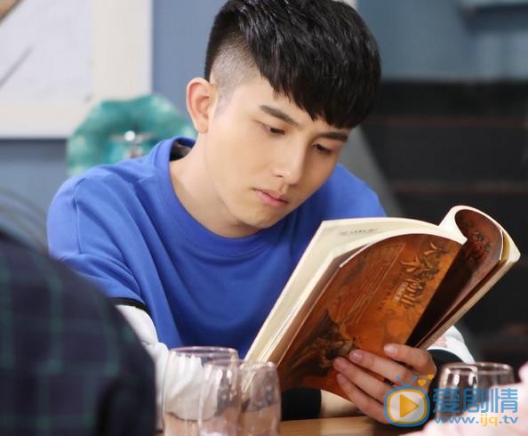 李聖佳《女媧成長日記》劇照 《女蝸成長日記》劇情介紹 李聖佳個人資料簡介