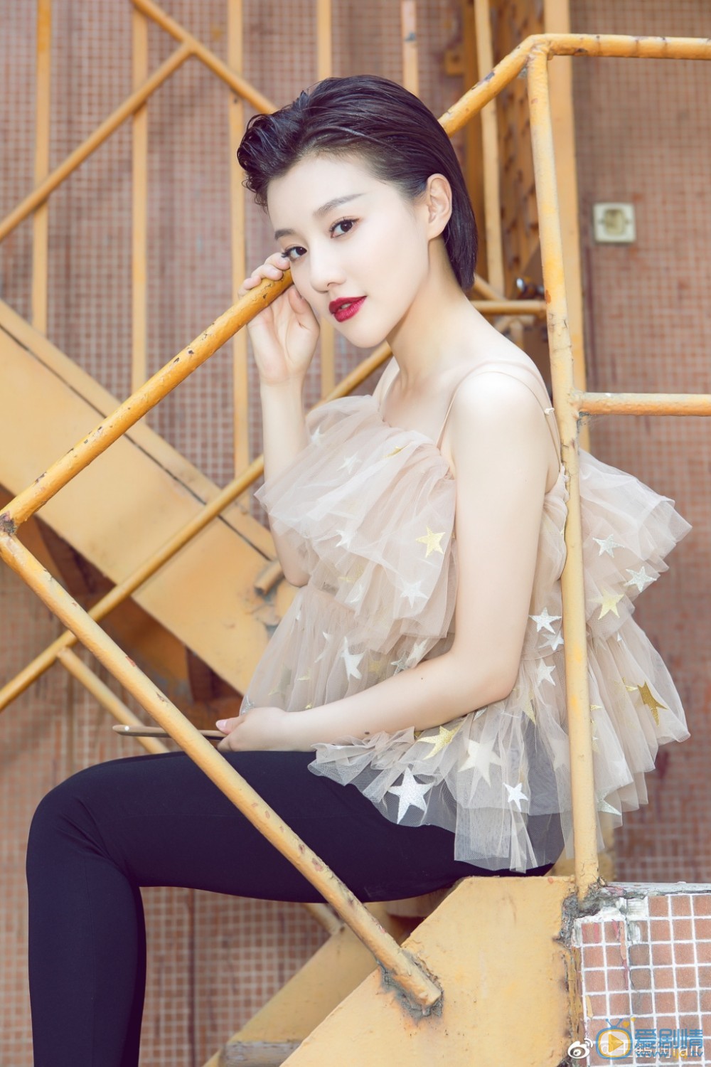 艷骨中靜姝是誰演的?靜姝扮演者王鶴潤個人資料、寫真及生活照欣賞