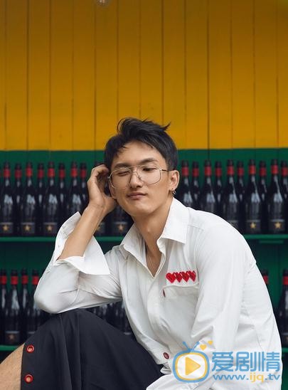 一千零一夜呂大衛是誰演的？呂大衛扮演者張峻鳴個人資料、寫真及生活照欣賞