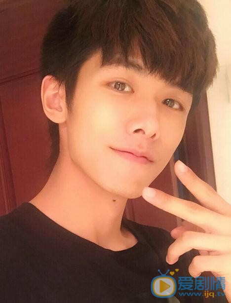 美人為餡穆方城(M)是誰扮演的?穆方城(M)扮演者趙弈欽個人資料、寫真及生活照欣賞