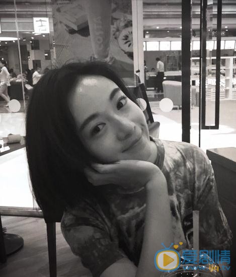 鳳囚凰馮亭是誰演的？馮亭扮演者吳謹言個人資料、寫真及生活照欣賞