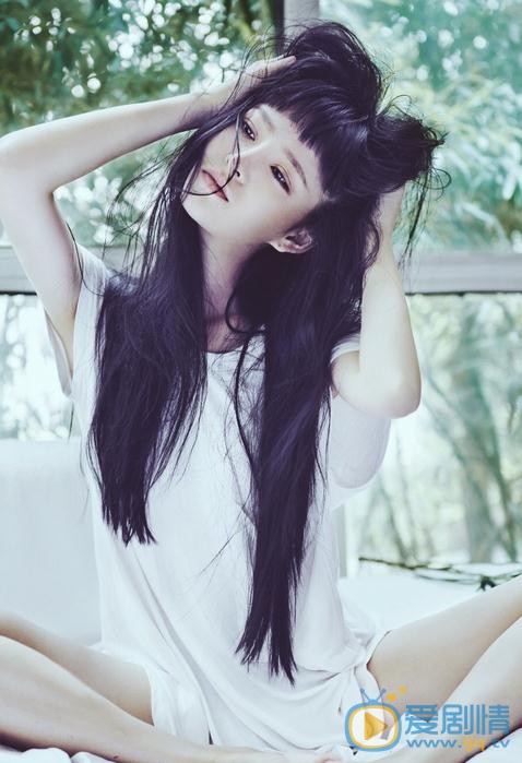 深海利劍黃小夏是誰扮演的？深海利劍黃小夏扮演者王佳宇個人資料、寫真及生活照欣賞