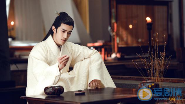 白髮無憂為何不敢碰女人？