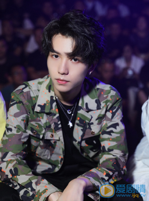 丁飛俊個人資料簡介 丁飛俊演藝經歷 丁飛俊帥氣圖片