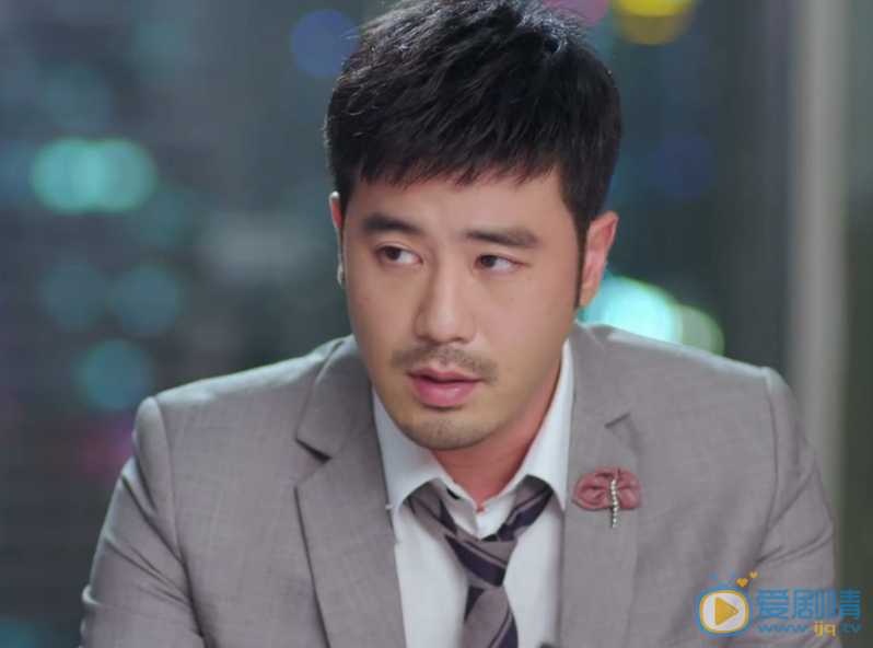 你好喬安陸遠揚為什麼總是戴著同一款領帶？領帶背後有什麼故事？