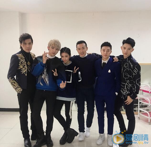 拜託了衣櫥桃巫奇有什麼驚人背景？桃巫奇和鹿晗是什麼關係？