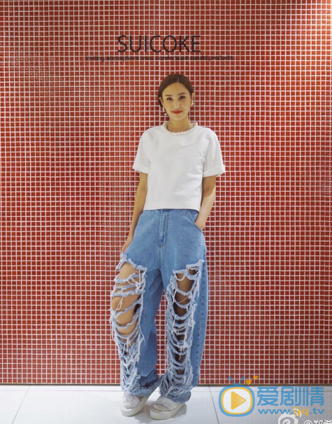 鄭希怡個人經歷及家庭背景  鄭希怡生活照  鄭希怡個人資料簡介