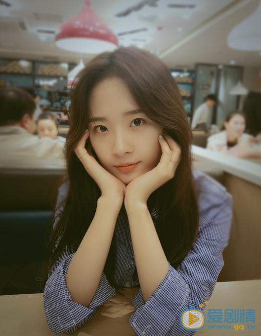 我才不會被女孩子欺負呢任小芹是誰演的？任小芹扮演者盧洋洋個人資料、寫真及生活照欣賞