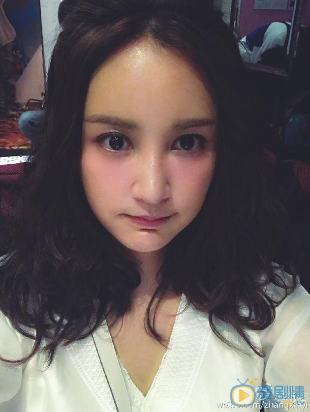 張歆藝袁弘又虐狗，張歆藝被酸下巴假，袁弘怒護妻：她六歲就這樣