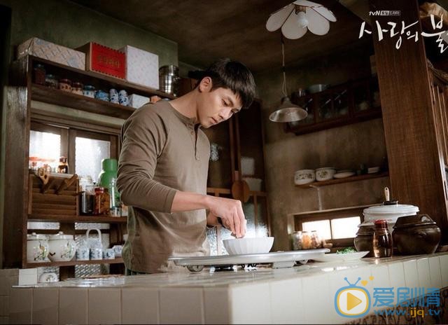 玄彬新劇《愛的迫降》開播 與孫藝珍上演甜蜜戀愛