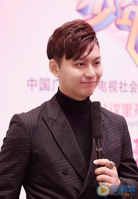  秋收起義毛澤東是誰演的？毛澤東扮演者侯京健個人資料及寫真生活照欣賞