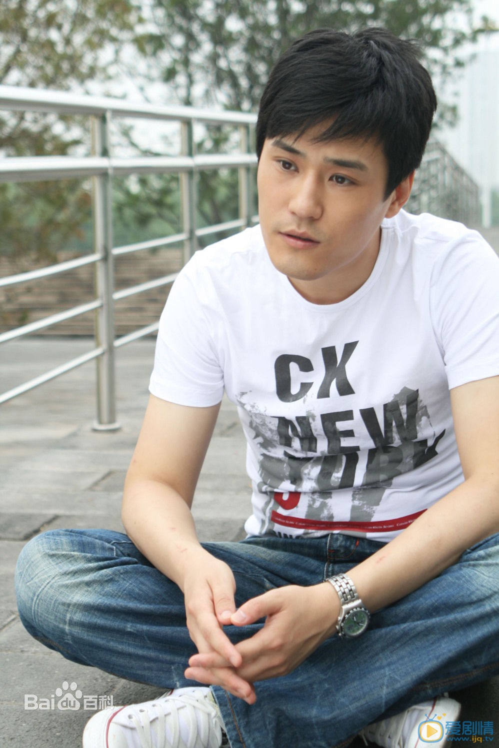 政委中龍萬虎是誰演的？龍萬虎扮演者喬涵個人資料簡介