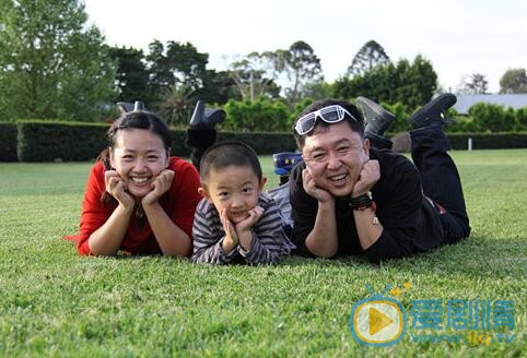 于謙和老婆白慧明、兒子于思洋合照 于謙全家福 于謙個人資料介紹