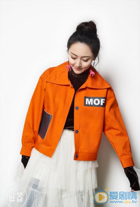 醉玲瓏朵霞是誰演的？醉玲瓏朵霞扮演者黃夢瑩個人資料、寫真及生活照