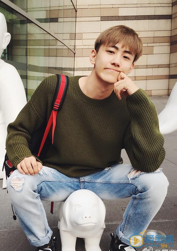 獨步天下布占泰是誰演的?布占泰扮演者晏紫東個人資料及生活寫真照欣賞