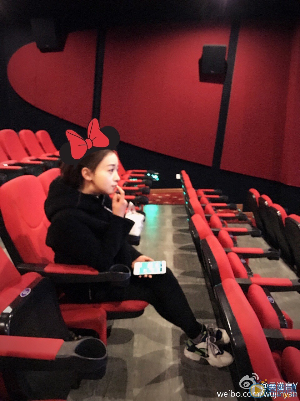 守護麗人朱琦琦扮演者吳謹言寫真生活照欣賞