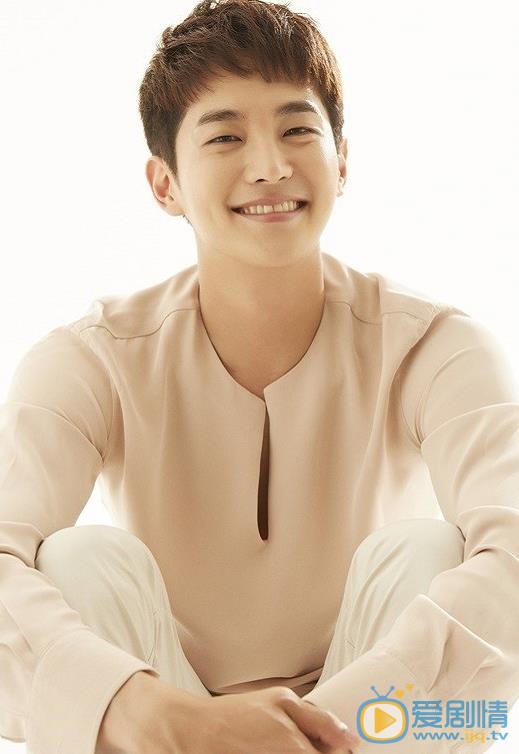 崔雄個人資料簡介 崔雄個人寫真