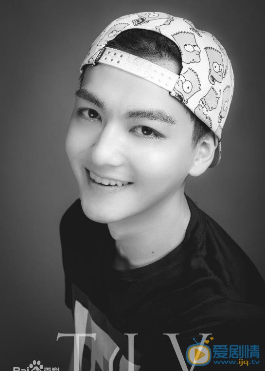 我不是精英費明扮演者張曉謙個人資料、海量生活照欣賞