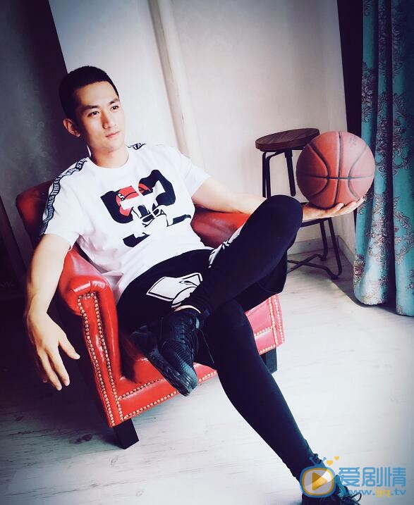  那年花開月正圓吳澤是誰演的？吳澤扮演者張天陽個人資料及生活寫真照欣賞