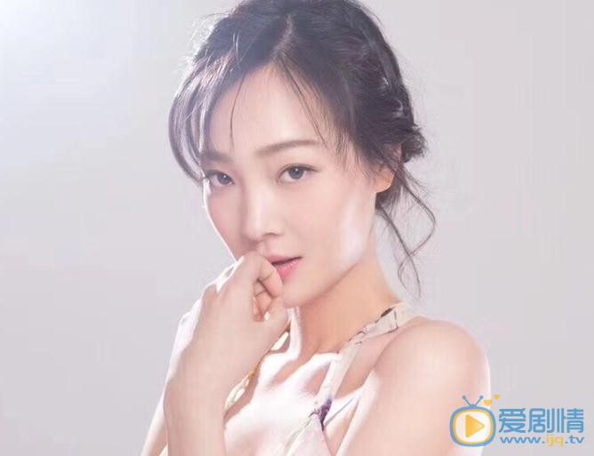 天乩之白蛇傳說冷凝是誰扮演的？冷凝扮演者何杜娟個人資料、寫真及生活照欣賞