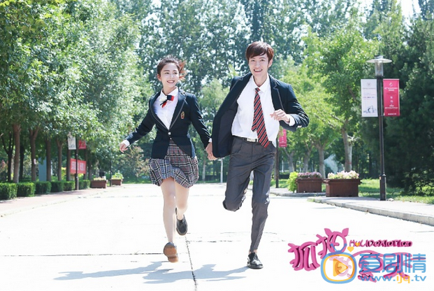  狐狸的夏天定檔4月5日 譚松韻姜潮高甜劇照搶先看