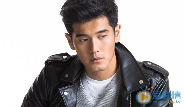 向洋寫真 向洋個人經歷及家庭背景介紹